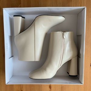 NWOT Topshop Hippo Scoop Boots Cream
